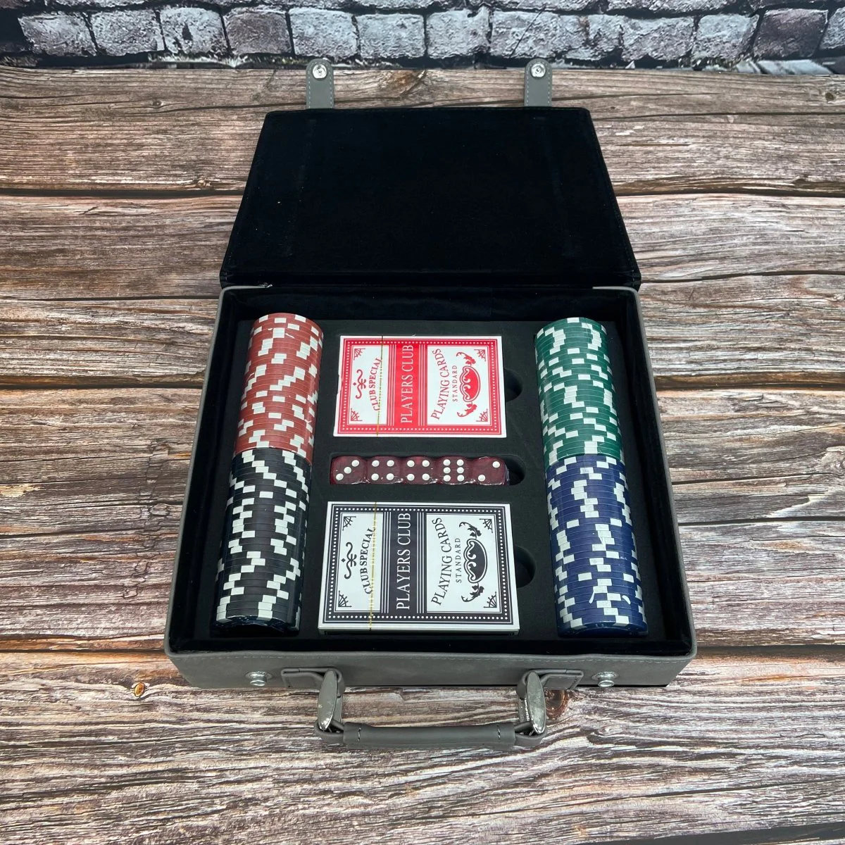 Custom Logo Poker Set - Image 2