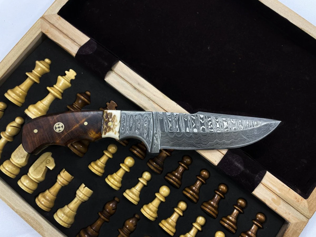 Damascus Steel Fixed Blade Knife - Image 4