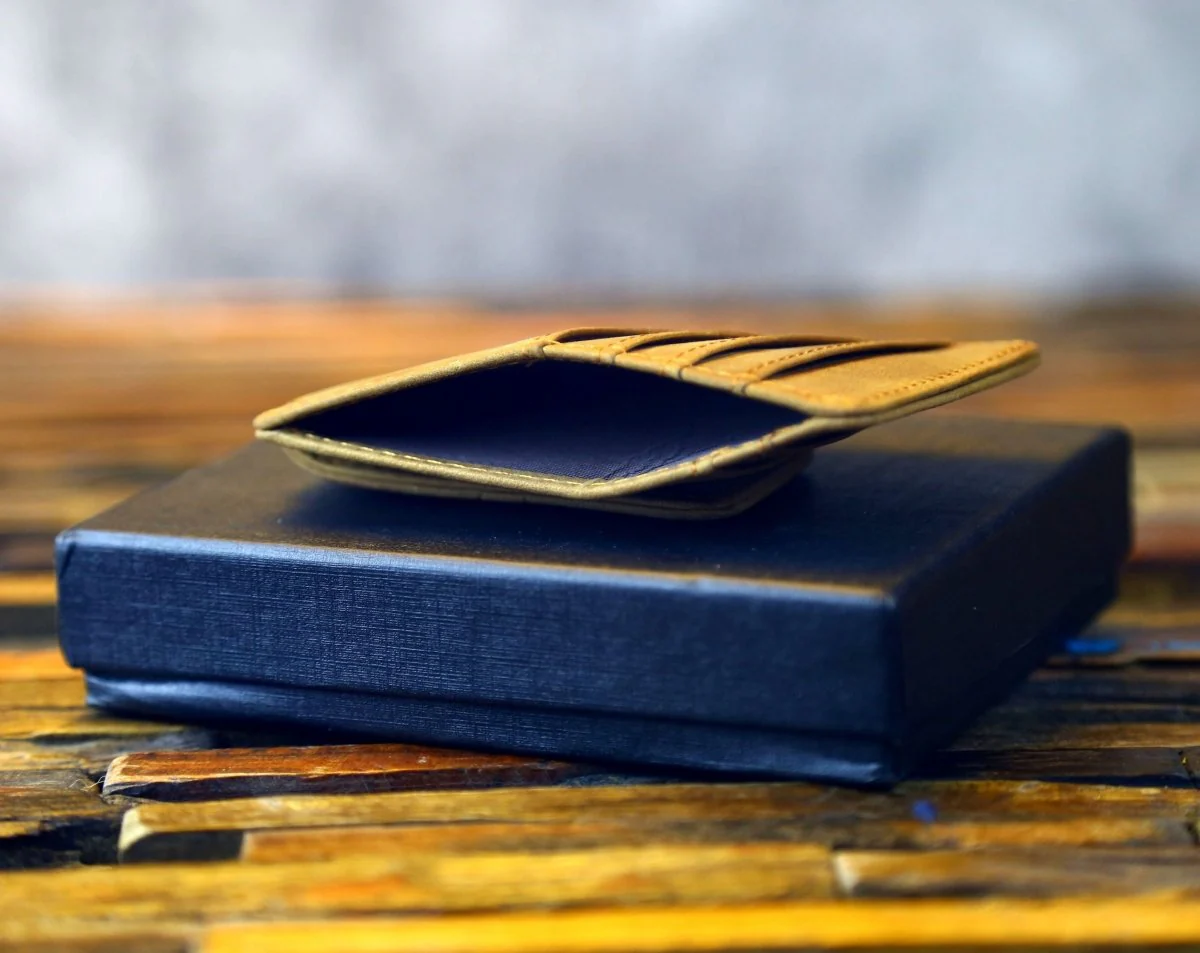 Engraved Minimalist Wallet - Image 3
