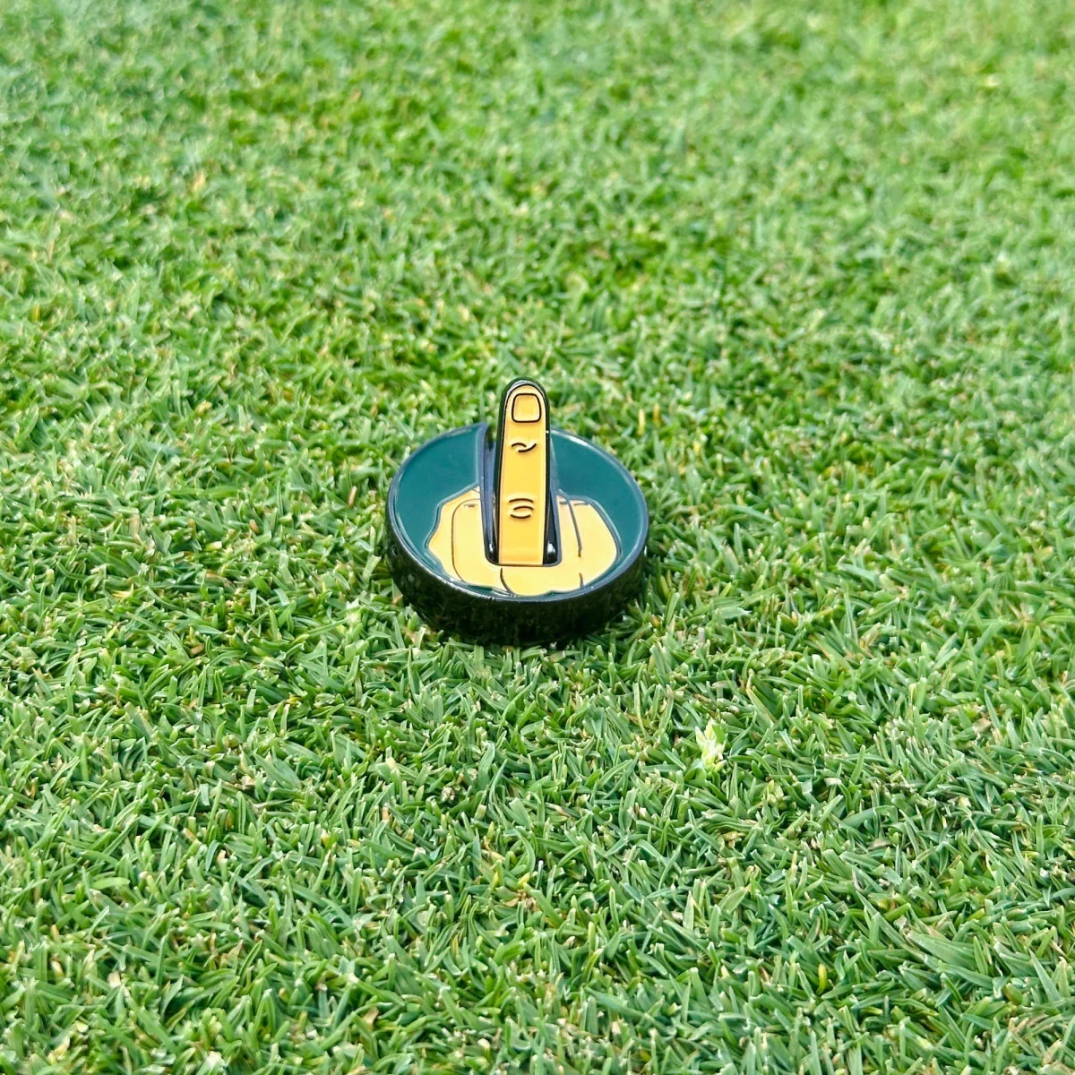 Flip The Bird Ball Marker & Hat Clip - Image 8