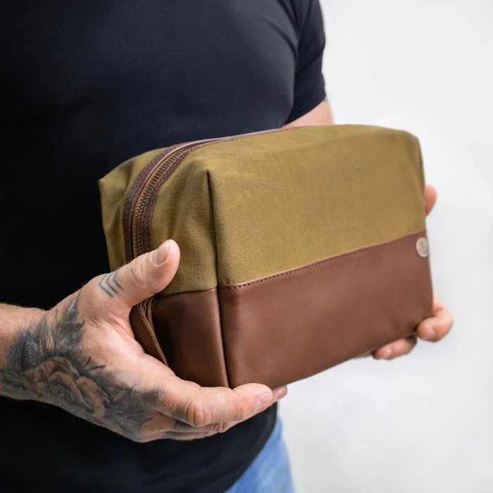 The Classic Canvas Wash Bag - Image 10