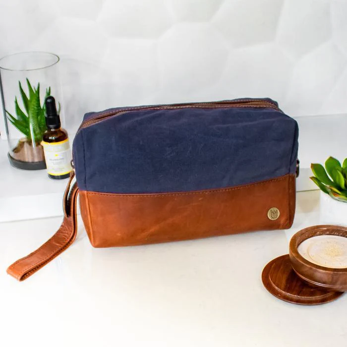The Classic Canvas Wash Bag - Image 4