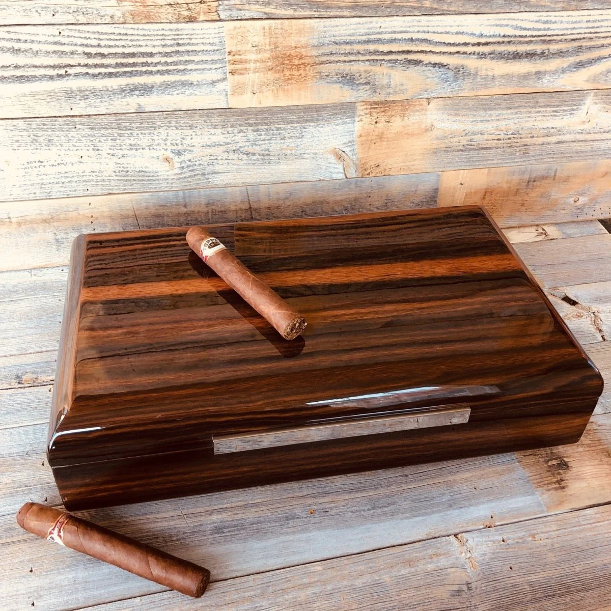 Suit and Tie Humidor - Image 4