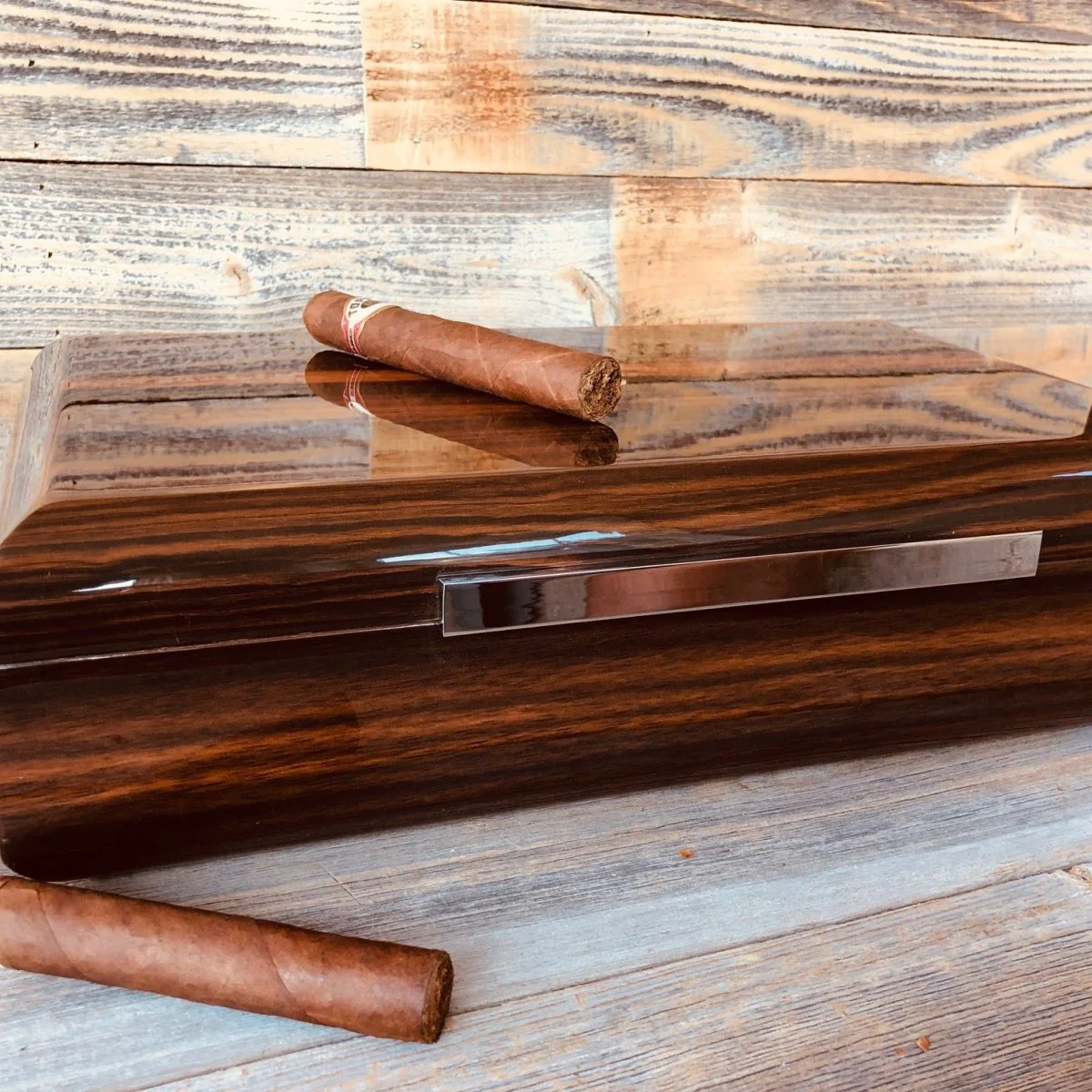 Suit and Tie Humidor - Image 5