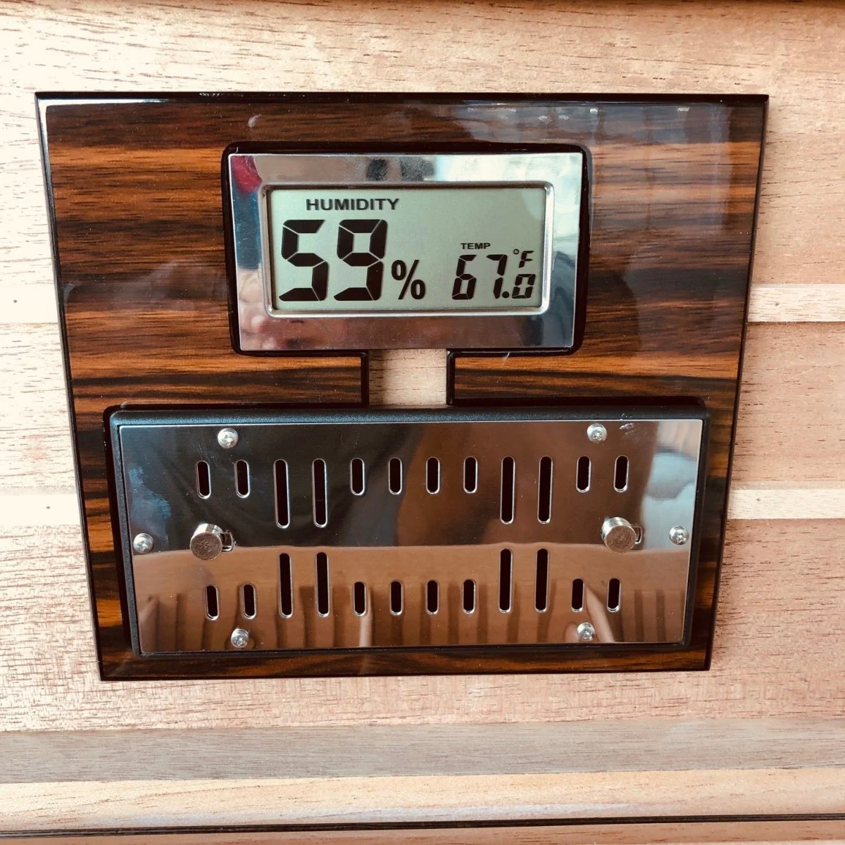 Suit and Tie Humidor - Image 6